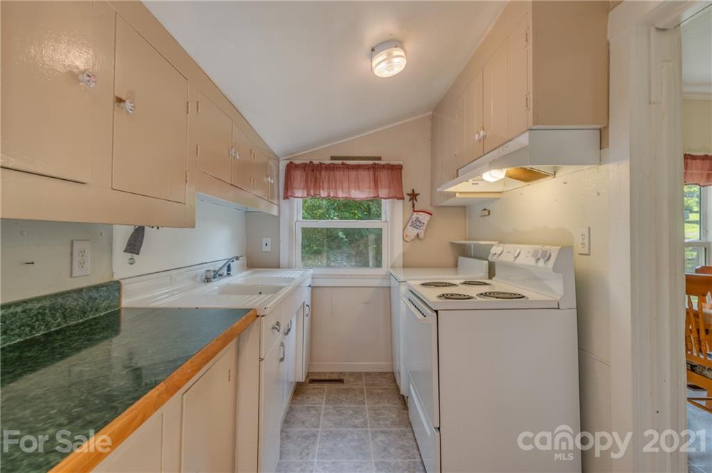 90 Elm Street Tryon, NC 28782 - Photo 15 of 33 Gallery Image 15