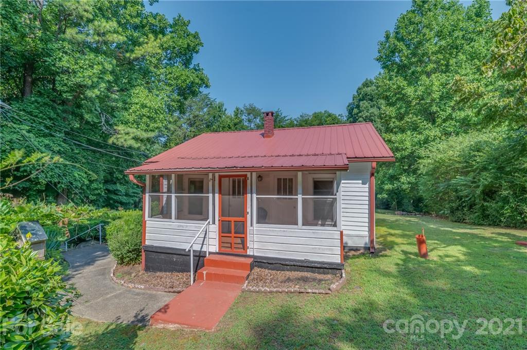 90 Elm Street Tryon, NC 28782 - Photo 3 of 33 Gallery Image 3