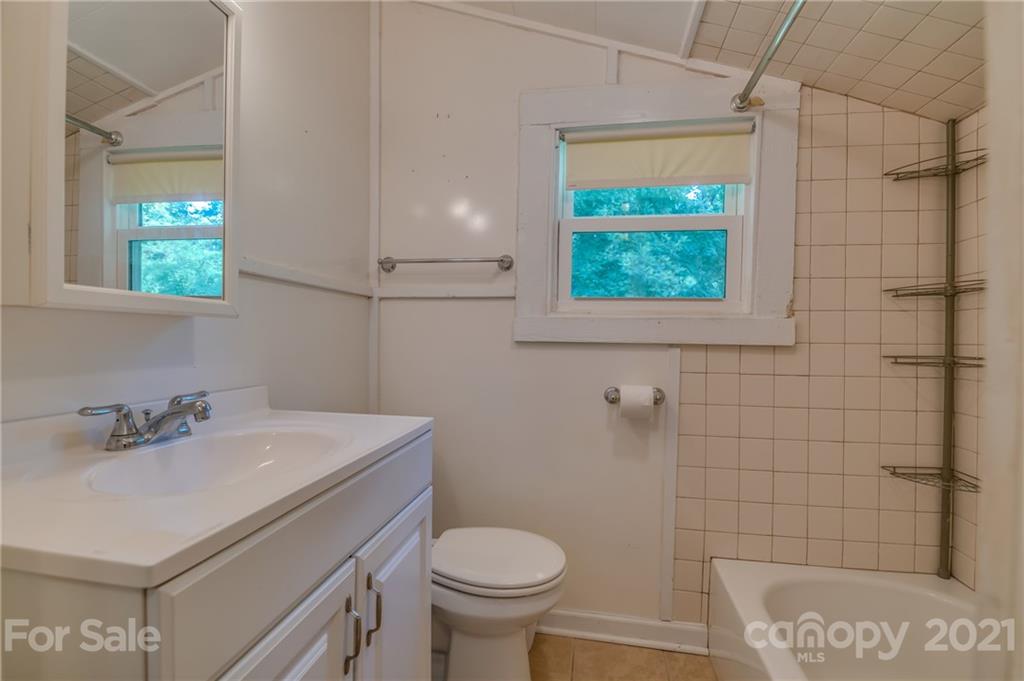 90 Elm Street Tryon, NC 28782 - Photo 27 of 33 Gallery Image 27