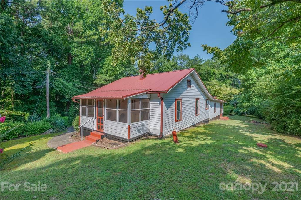 90 Elm Street Tryon, NC 28782 - Photo 4 of 33 Gallery Image 4