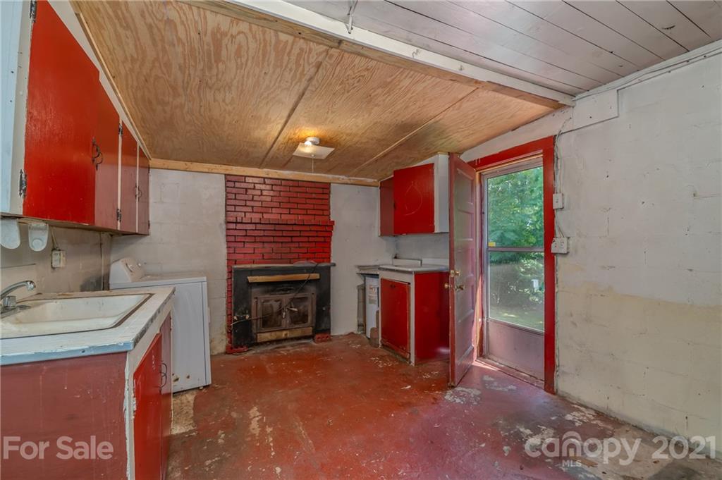 90 Elm Street Tryon, NC 28782 - Photo 32 of 33 Gallery Image 32