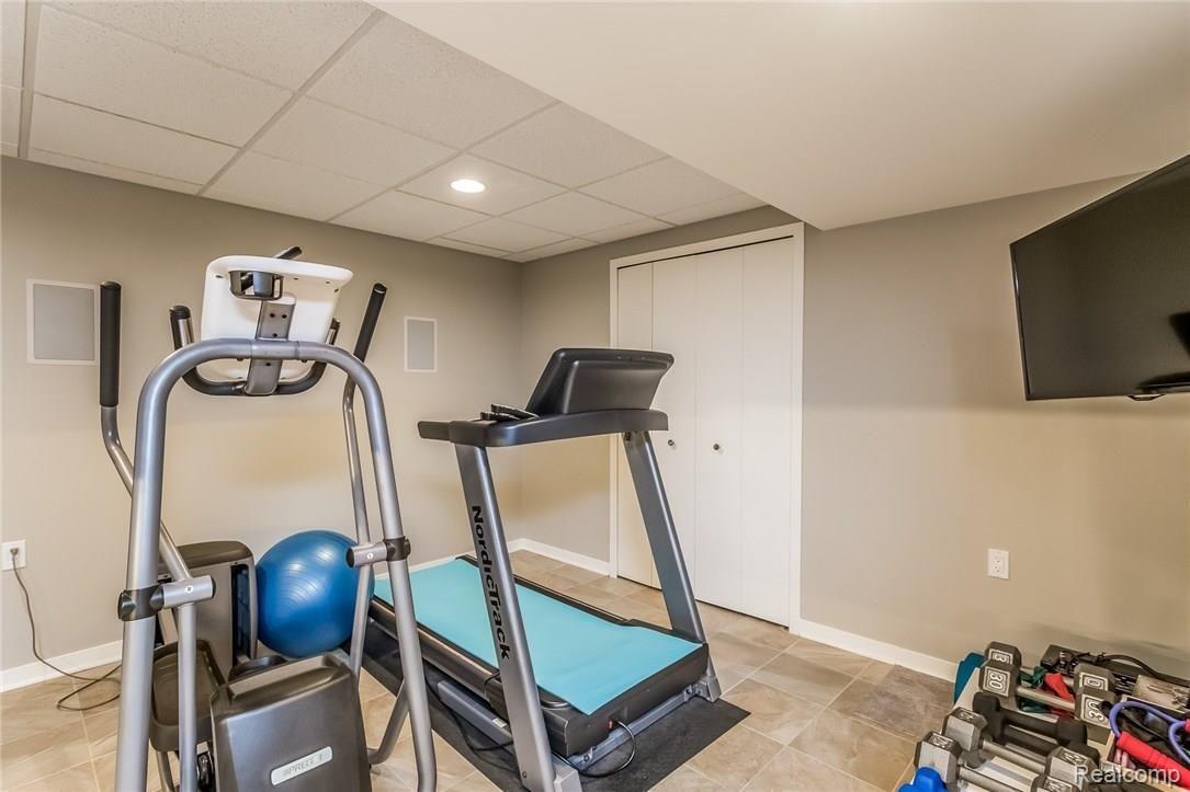 3830 Beechcrest Road Rochester, MI 48309 - Photo 44 of 53 048-2770670-medium.jpg