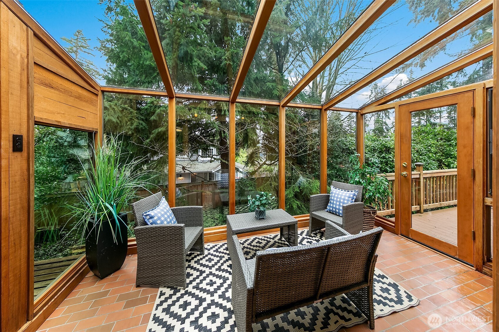 9325 217th Place Southwest Edmonds, WA 98020 - Photo 6 of 34