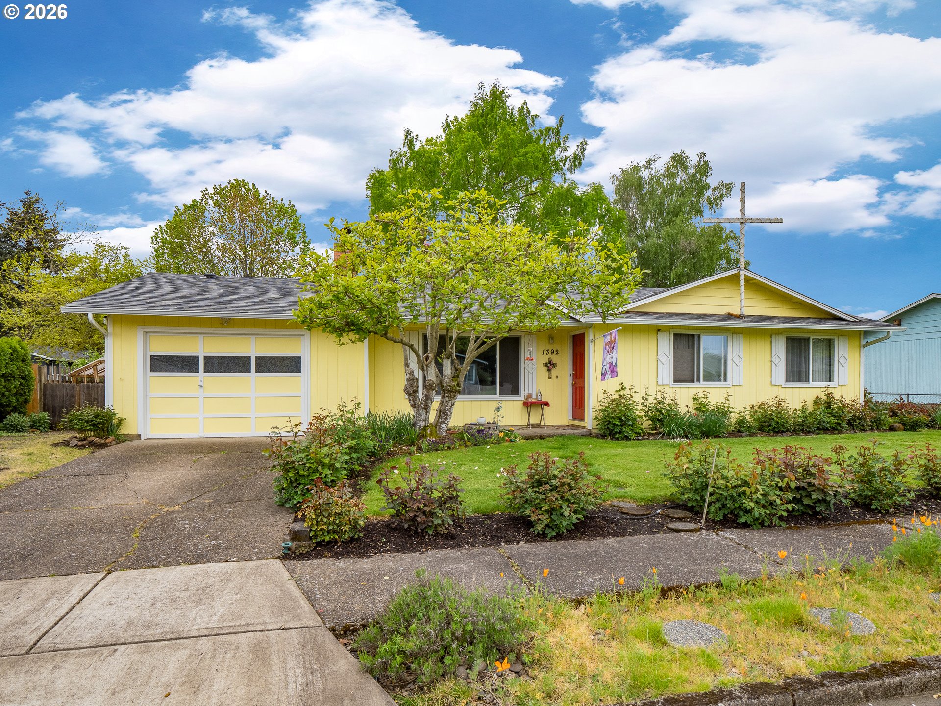 1392 Southwest Myrtle Street Dundee, OR 97115 - Photo 1 of 38