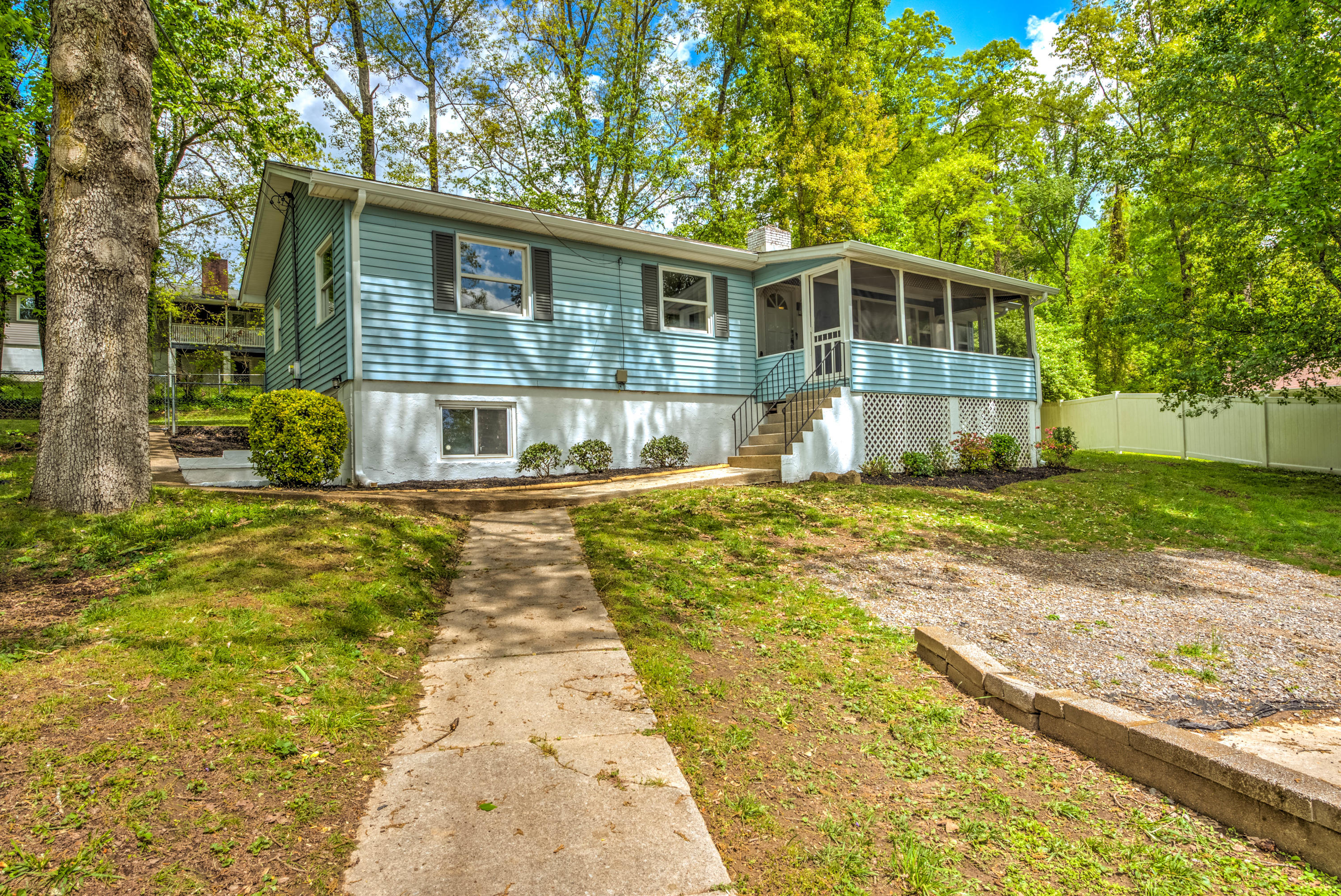 718 Florida Avenue Oak Ridge, TN 37830 - Photo 2 of 31 2