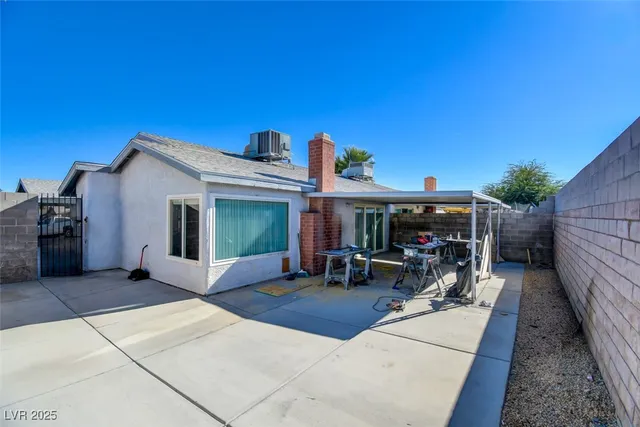 $1,800 | 4197 Laurel Park Avenue, Las Vegas, NV 89103