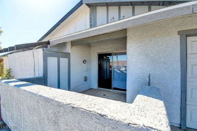 $1,800 | 4197 Laurel Park Avenue, Las Vegas, NV 89103