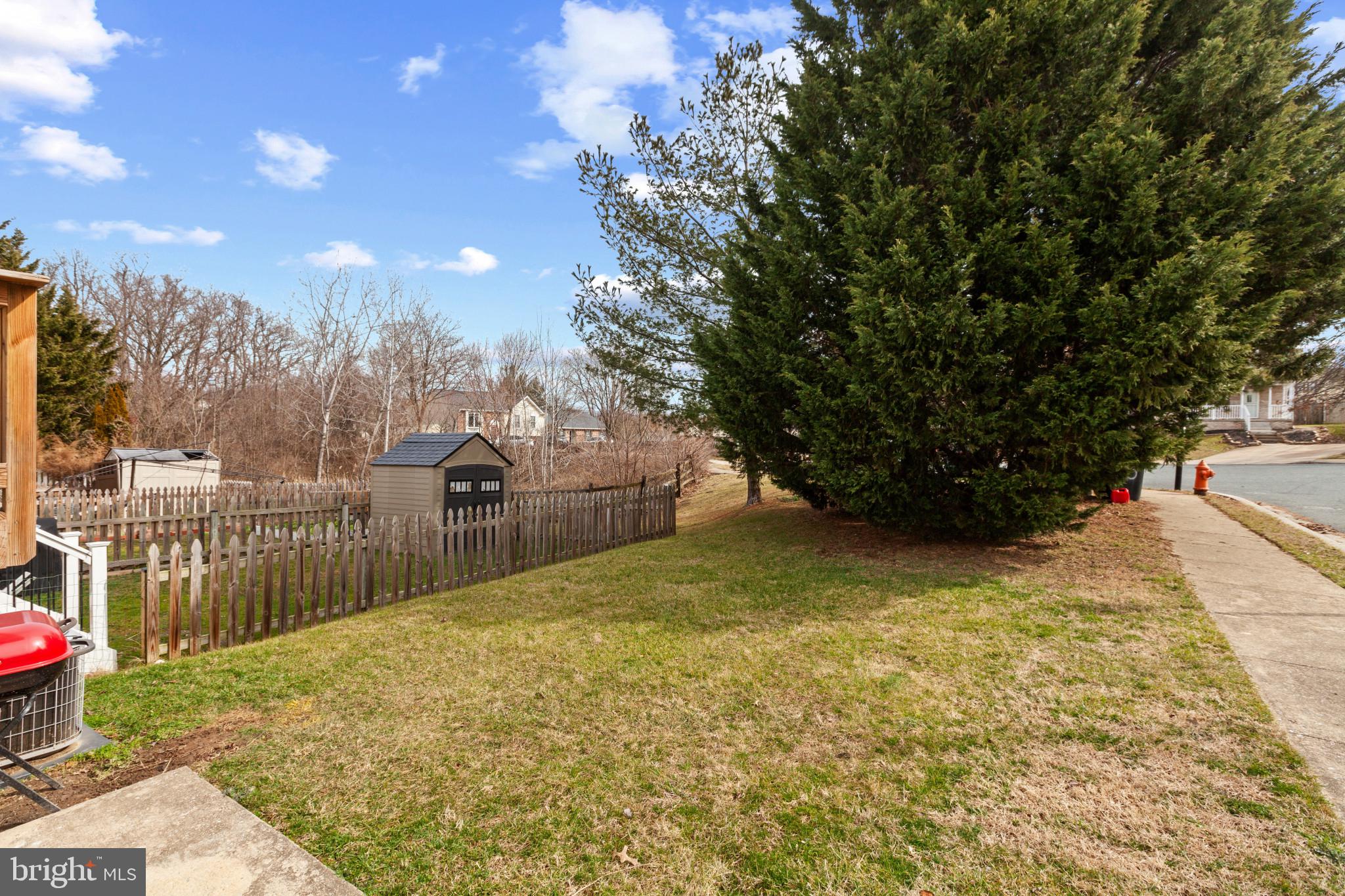 15 Tameron Place Rosedale, MD 21237 - Photo 33 of 38 a view of backyard with pathway