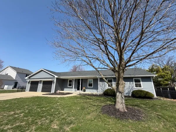 $295,000 | 533 Cumberland Drive, Chatham, IL 62629