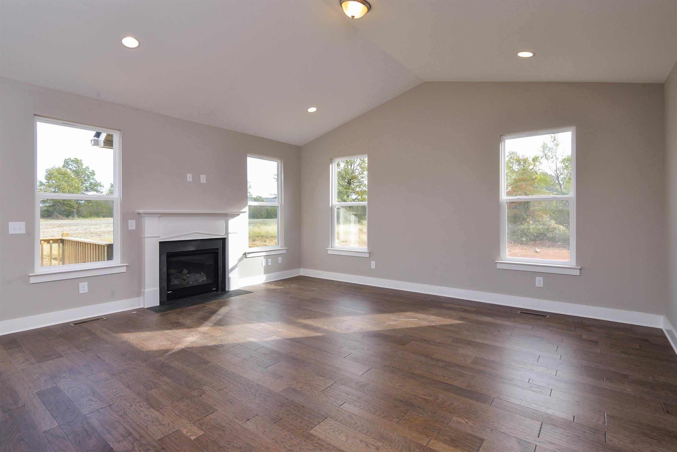 1135 Appian Way Murfreesboro, TN 37128 - Photo 6 of 27 Gallery Image 6