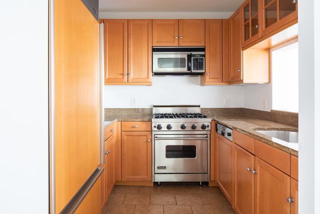 $985,000 | 2 Avery Street, Unit 25F, Boston, MA 02111