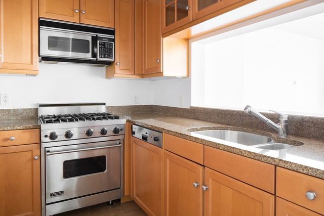 $985,000 | 2 Avery Street, Unit 25F, Boston, MA 02111