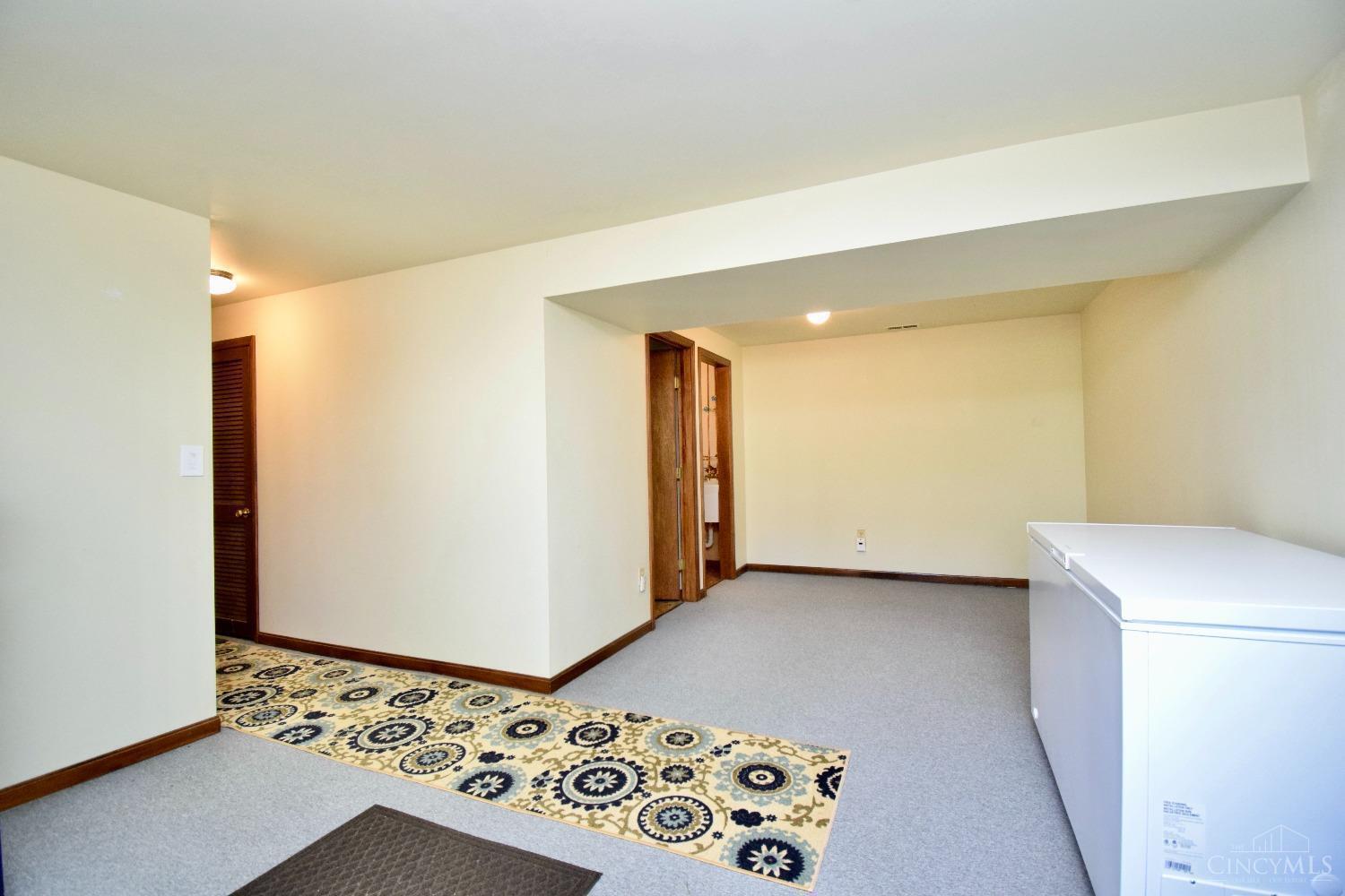 8396 Wuest Road Cincinnati, OH 45247 - Photo 34 of 47 Gallery Image 34