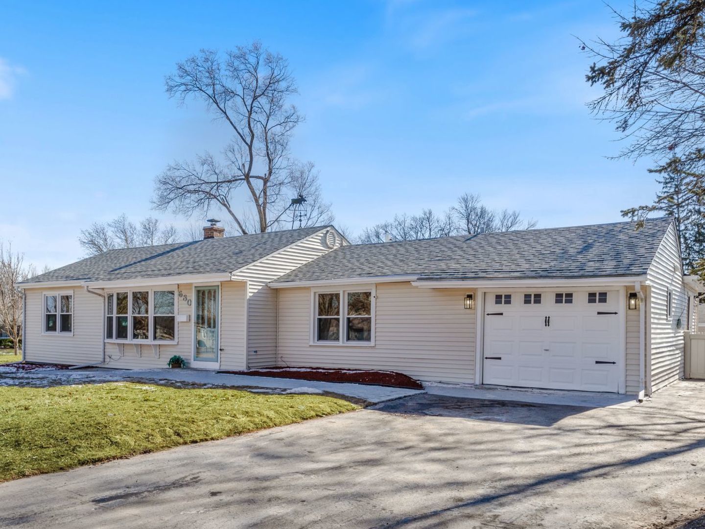 680 Rochelle Terrace Lombard, IL 60148 - Photo 2 of 23