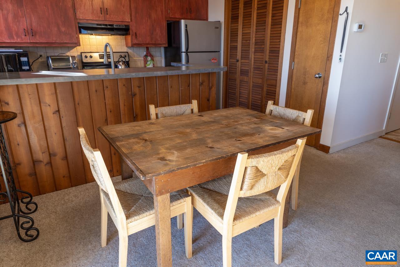 420 3 Ridges Wintergreen, VA 22967 - Photo 5 of 16 a dining room with furniture and wooden floor