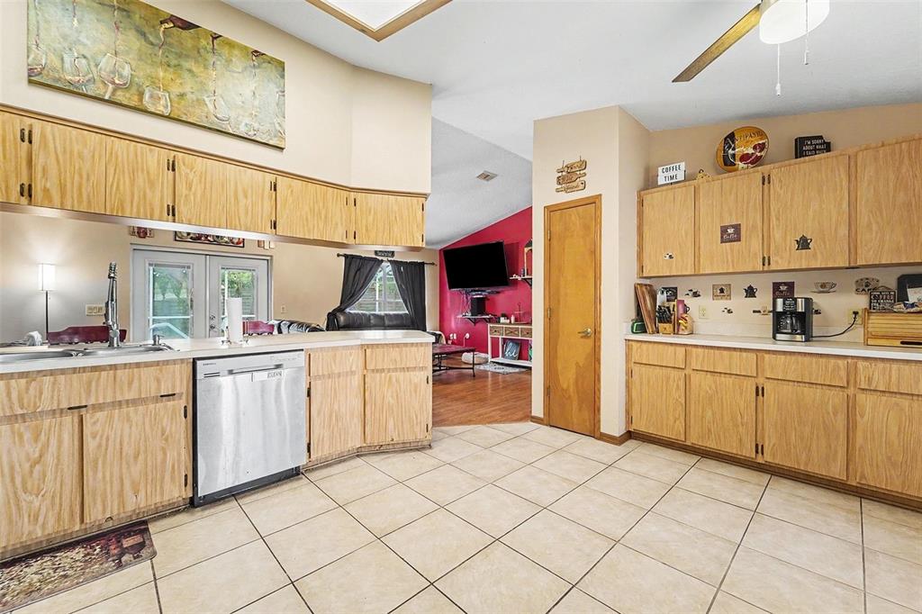 11363 Norvell Road Spring Hill, FL 34608 - Photo 10 of 30