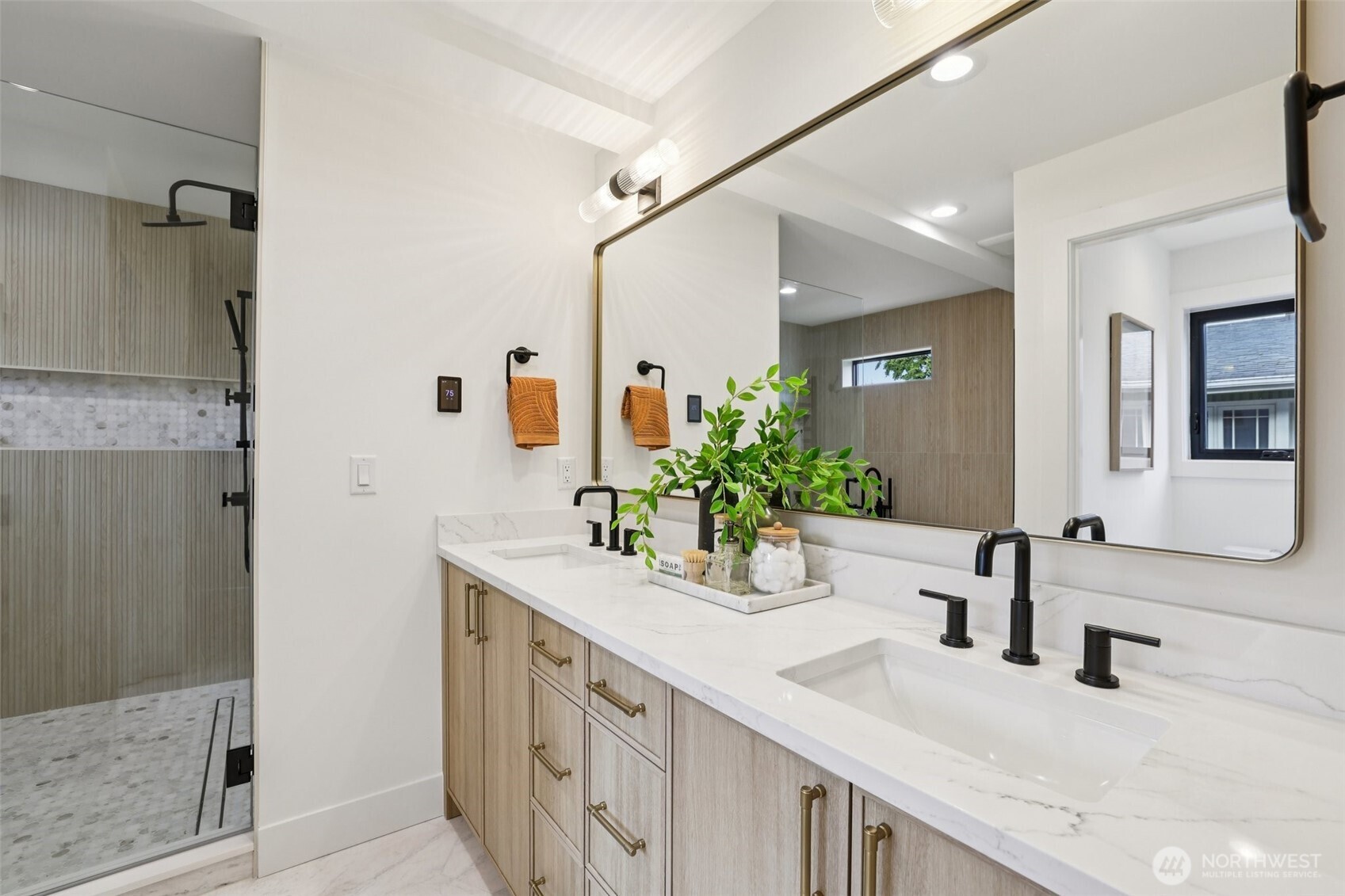 3714 Bagley Avenue North Seattle, WA 98103 - Photo 21 of 40