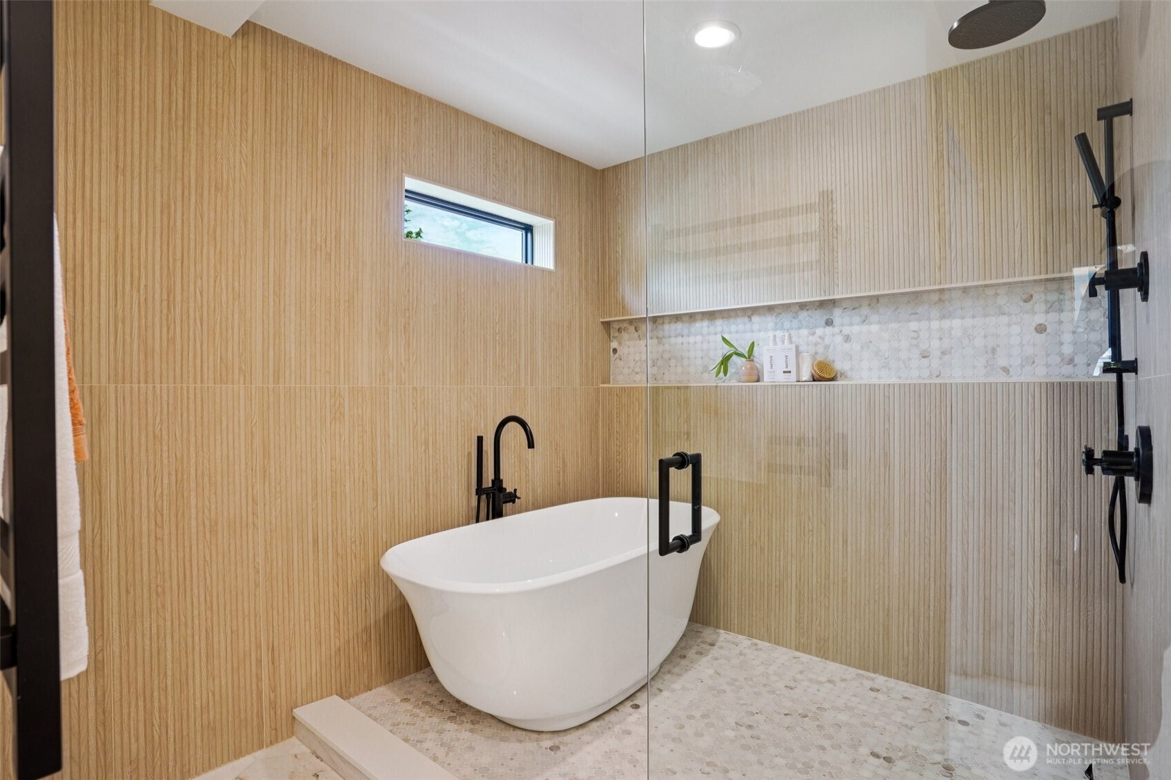 3714 Bagley Avenue North Seattle, WA 98103 - Photo 22 of 40