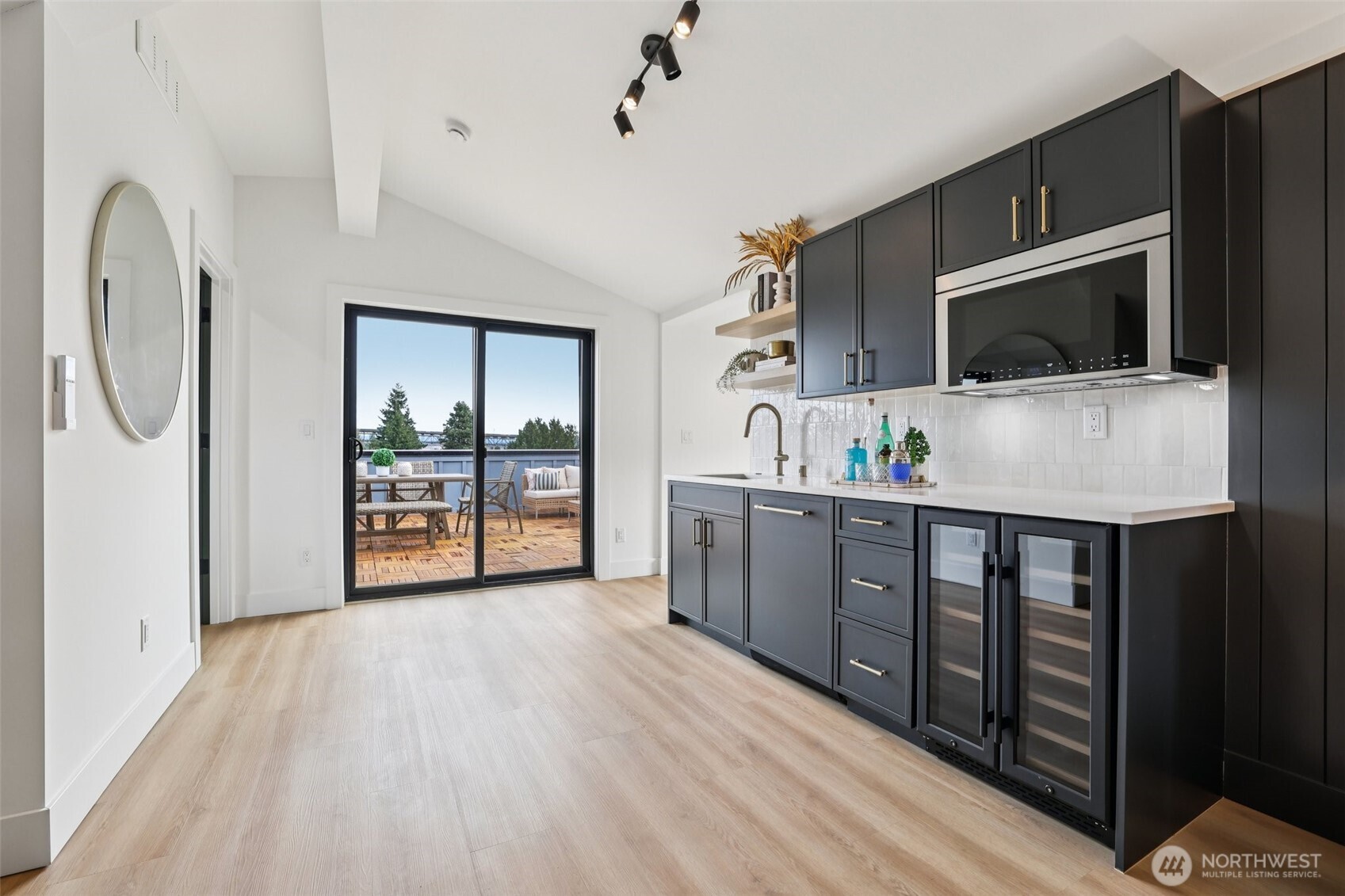 3714 Bagley Avenue North Seattle, WA 98103 - Photo 30 of 40