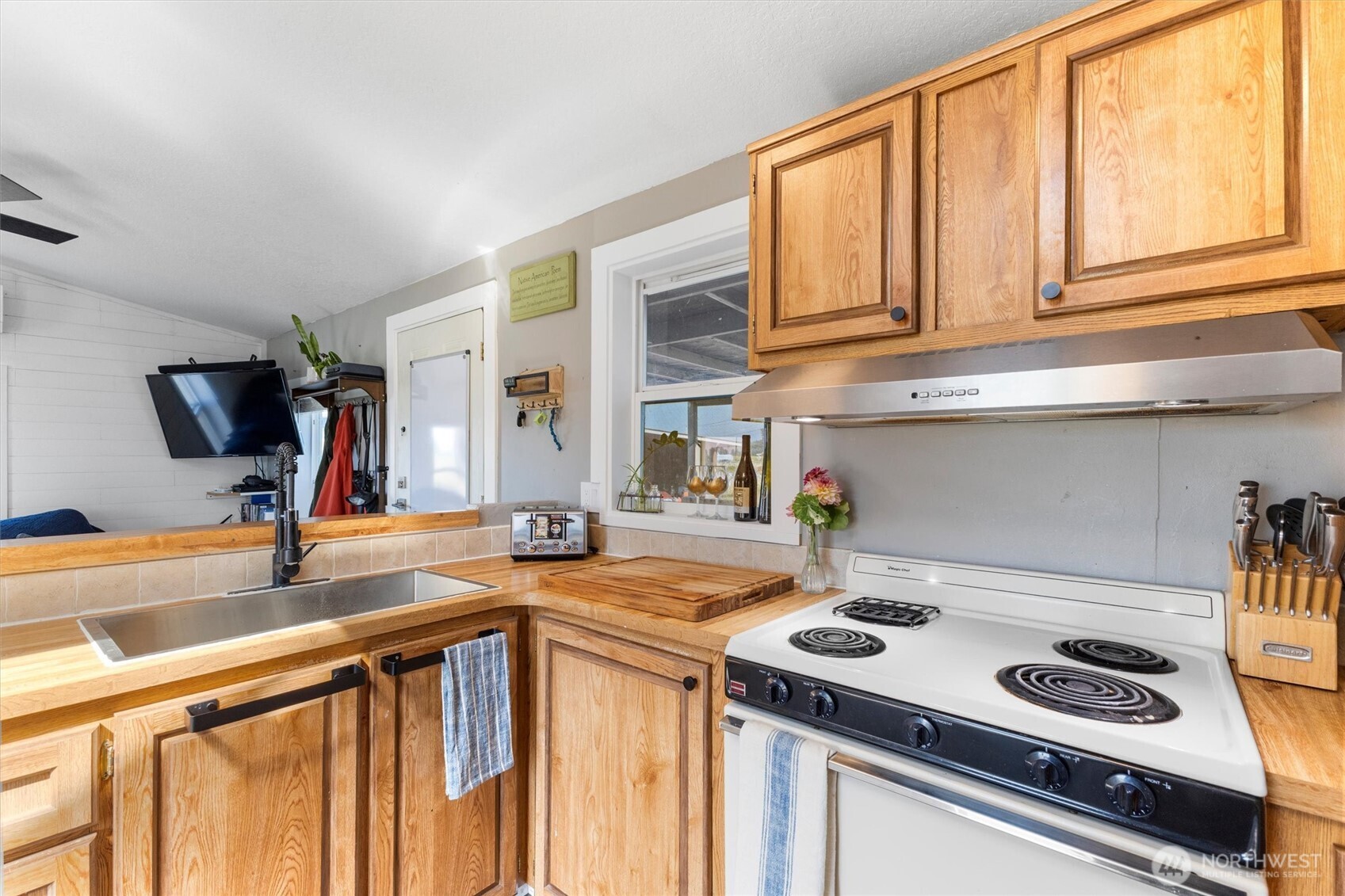 8902 Telegraph Road Sumas, WA 98295 - Photo 11 of 37 Gallery Image 11