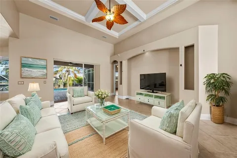 $700,000 | 3237 Yucatan Parkway, Cape Coral, FL 33993