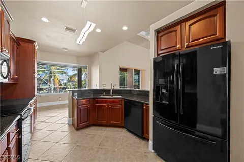 $700,000 | 3237 Yucatan Parkway, Cape Coral, FL 33993