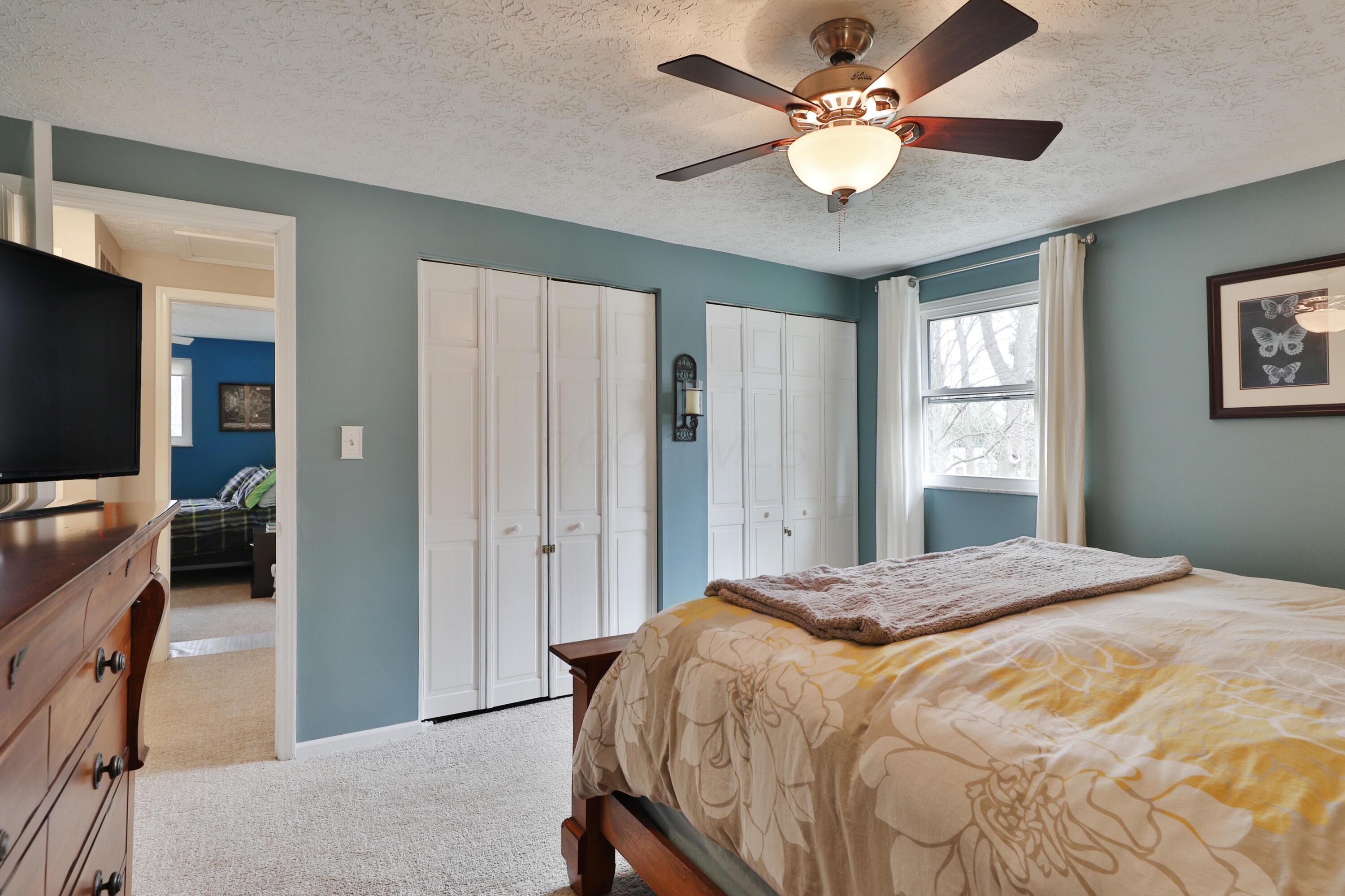7044 Linworth Road Columbus, OH 43235 - Photo 21 of 48 Primary bedroom