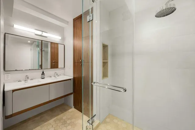 $4,500,000 | 230 Central Park West, Unit 8E | Upper West Side