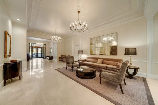 $4,500,000 | 230 Central Park West, Unit 8E | Upper West Side