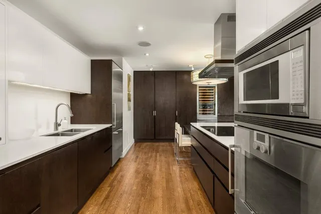 $4,500,000 | 230 Central Park West, Unit 8E | Upper West Side