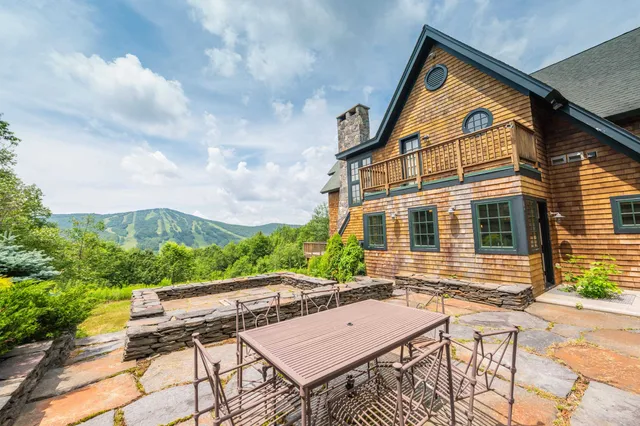 $2,250,000 | 71 Overlook Drive, West Dover, VT 05356