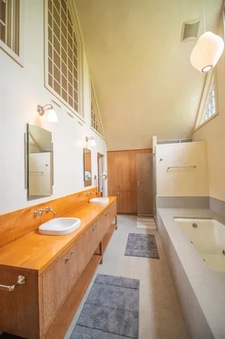 $2,250,000 | 71 Overlook Drive, West Dover, VT 05356