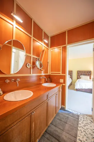 $2,250,000 | 71 Overlook Drive, West Dover, VT 05356