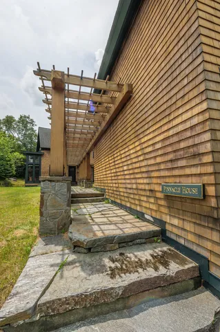 $2,250,000 | 71 Overlook Drive, West Dover, VT 05356