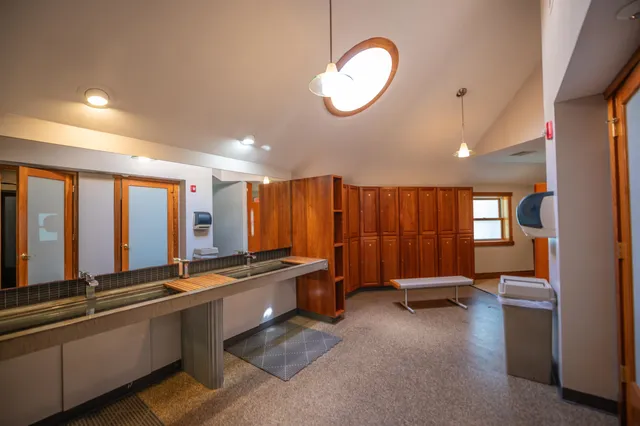 $2,250,000 | 71 Overlook Drive, West Dover, VT 05356