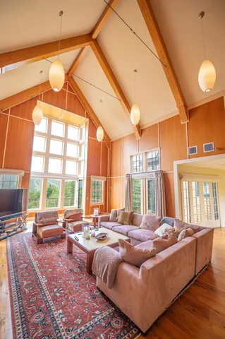 $2,250,000 | 71 Overlook Drive, West Dover, VT 05356