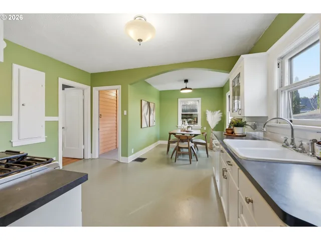 $495,000 | 4112 Southeast Boise Street, Portland, OR 97202