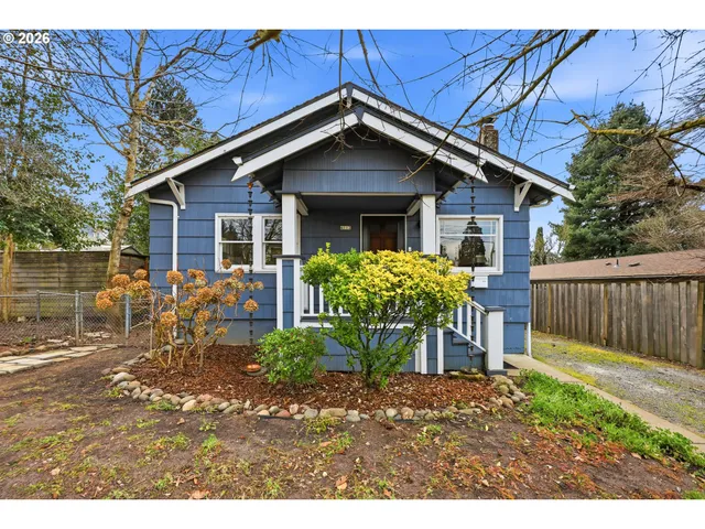 $495,000 | 4112 Southeast Boise Street, Portland, OR 97202