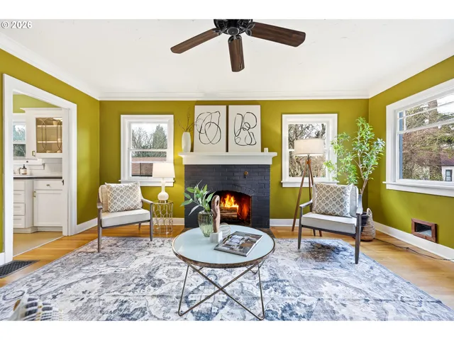 $495,000 | 4112 Southeast Boise Street, Portland, OR 97202