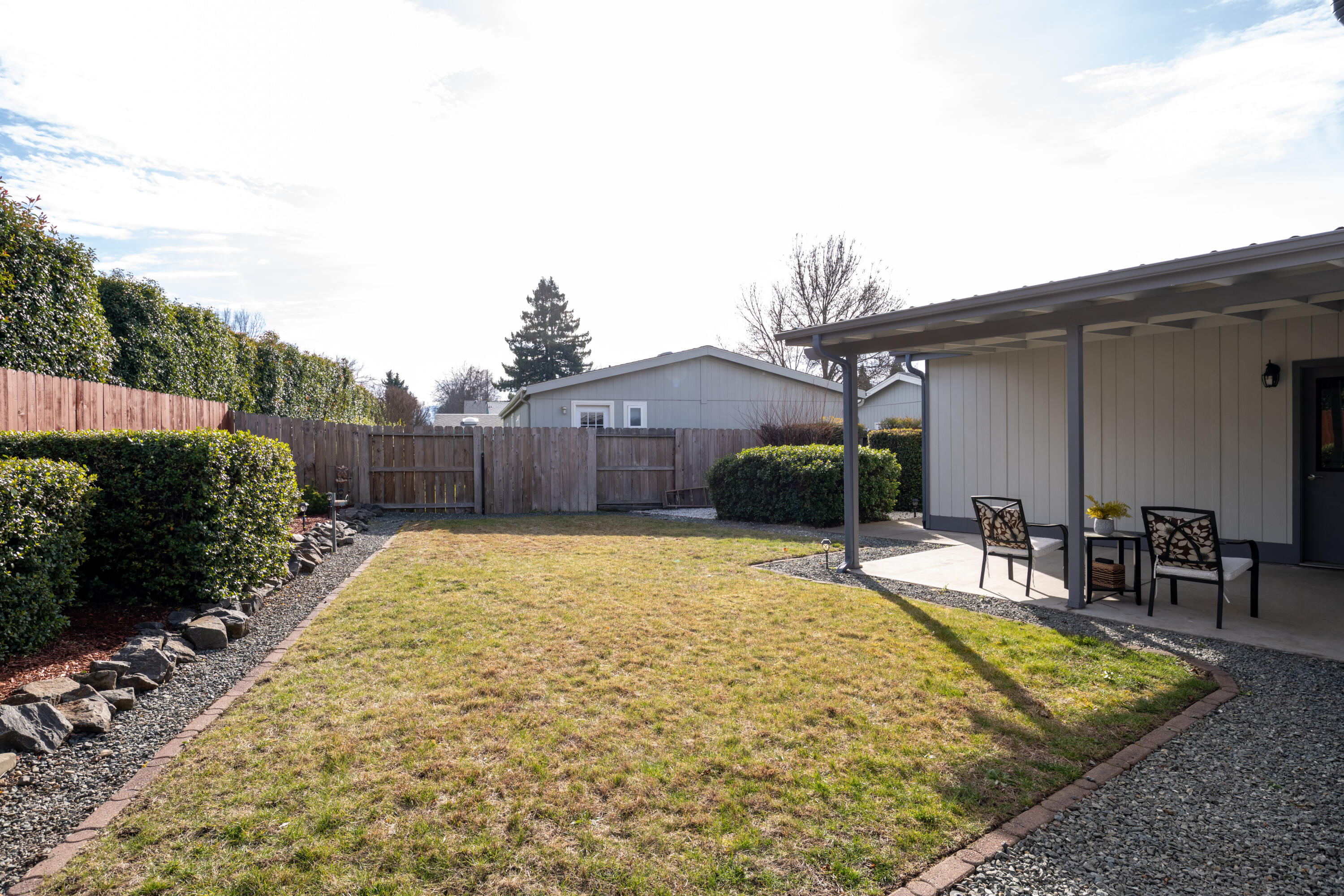 555 Freeman Road, Unit 73 Central Point, OR 97502 - Photo 26 of 33 Freeman027