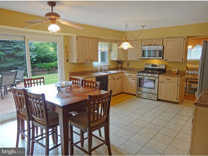 267 Beaver Road Southampton, PA 18966 - Photo 6 of 25 Kitchen