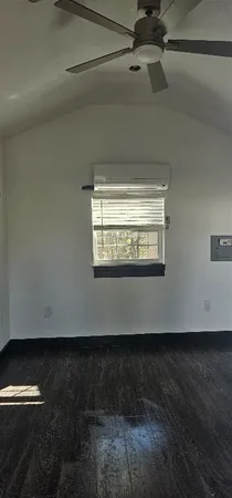 $2,100 | 907 Hillyer Street, San Marcos, TX 78666