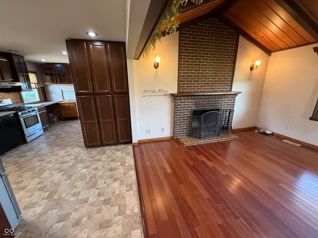 $289,000 | 9221 North Knightsville Crawford Street, Knightsville, IN 47857