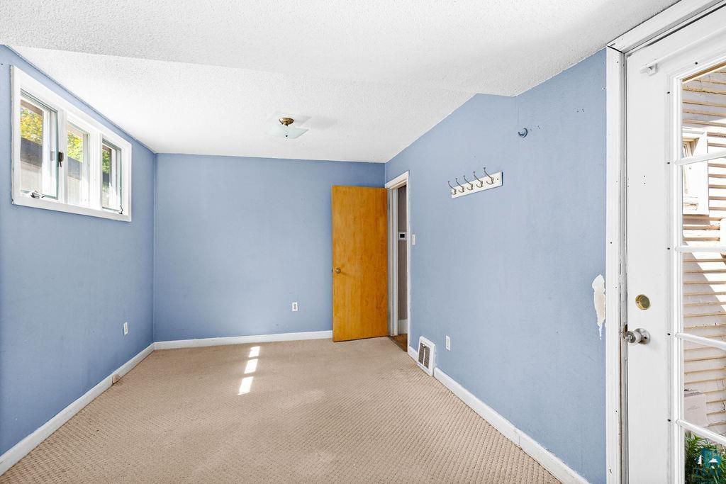 512 Rose Street Duluth, MN 55803 - Photo 6 of 42