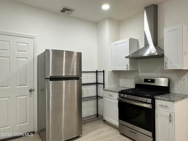 $3,100 | 678 Buttonwood Avenue, Long Branch, NJ 07740