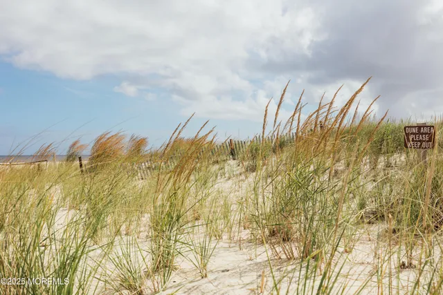 $3,100 | 678 Buttonwood Avenue, Long Branch, NJ 07740