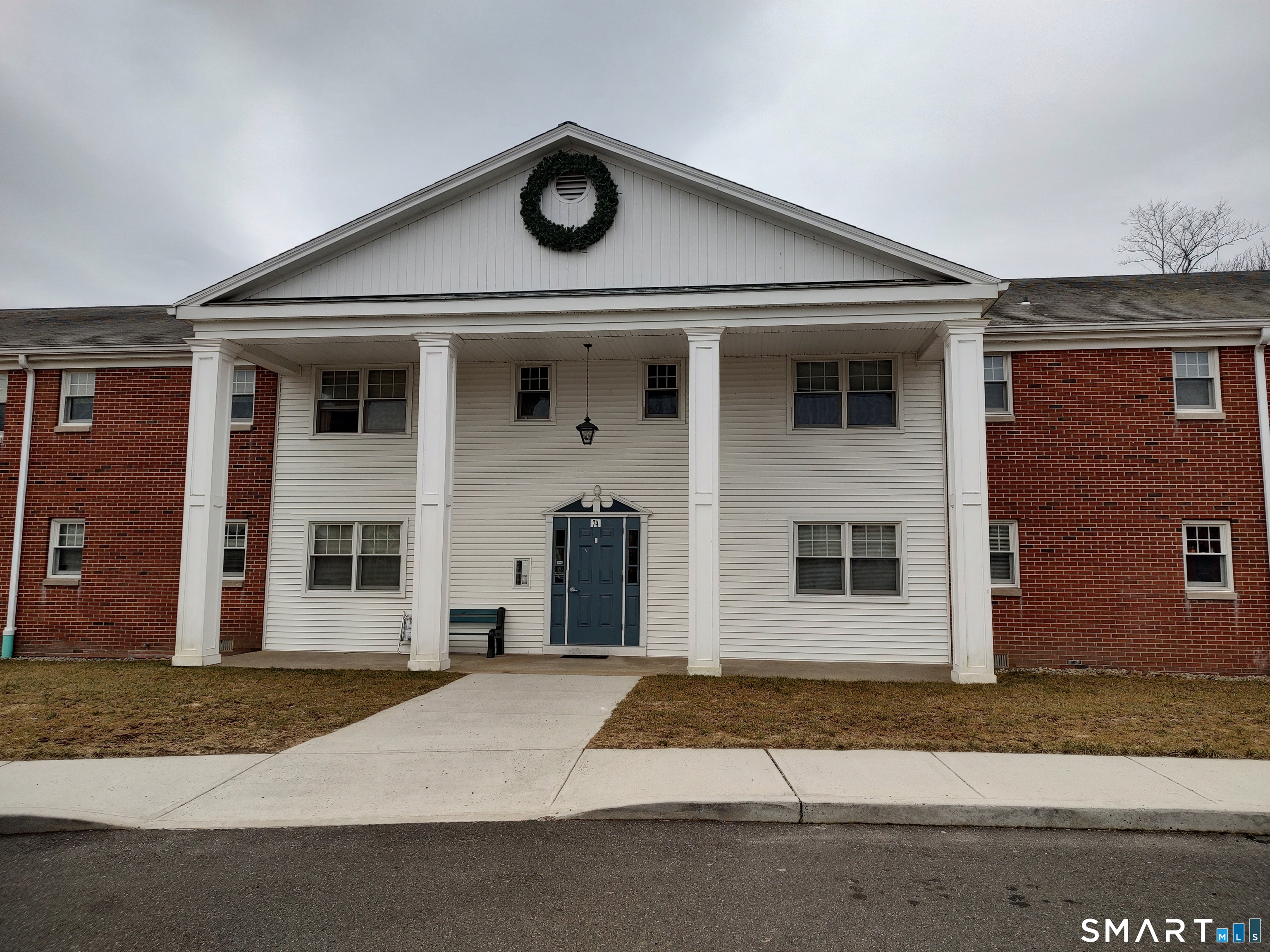 74 West 4th Street, Unit 16B Derby, CT 06418 - Photo 1 of 6