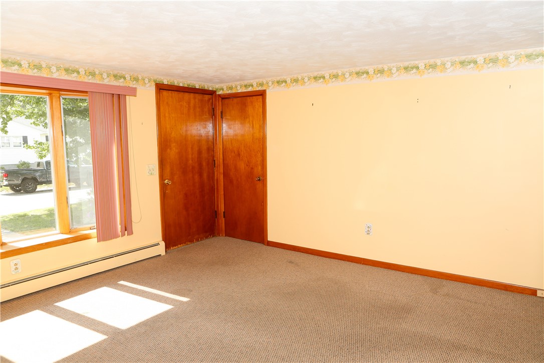 190 Holmes Road Warwick, RI 02888 - Photo 4 of 16 Gallery Image 4