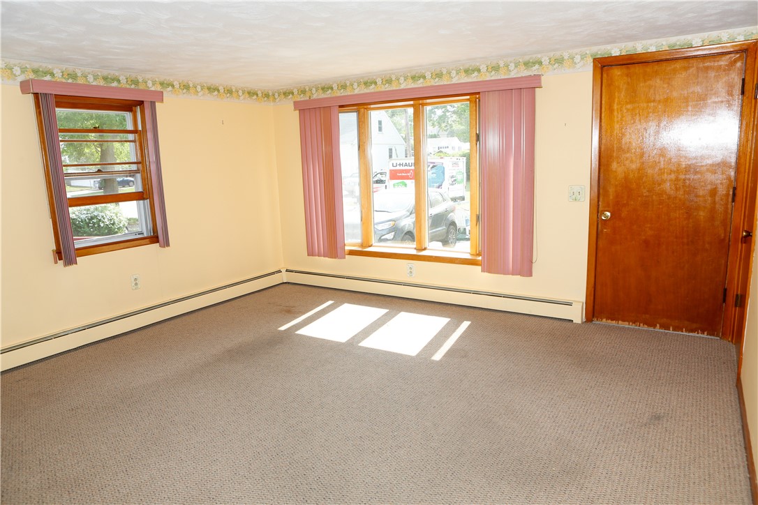 190 Holmes Road Warwick, RI 02888 - Photo 5 of 16 Gallery Image 5