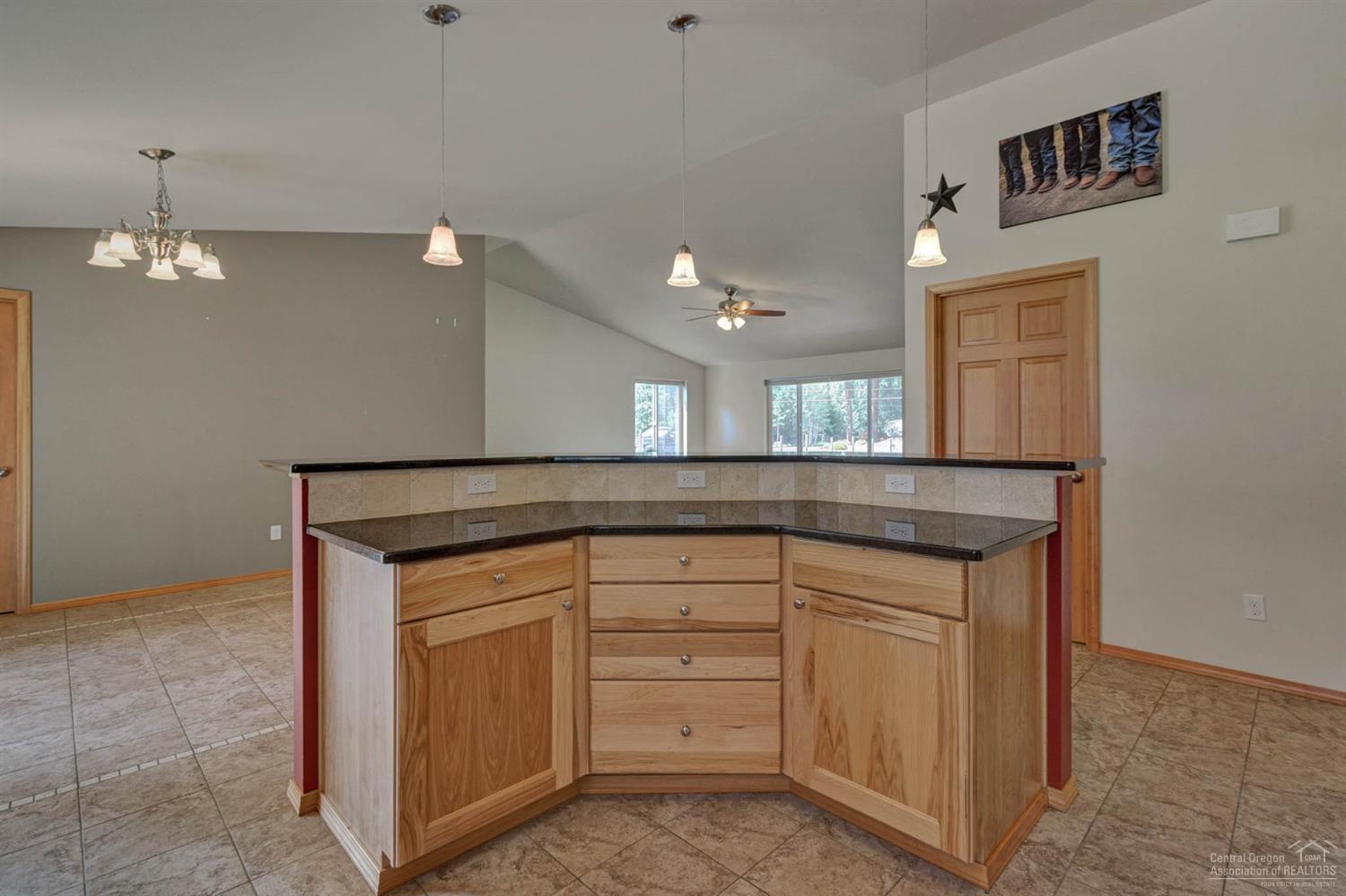 60182 Navajo Road Bend, OR 97702 - Photo 8 of 25 Additional Photo